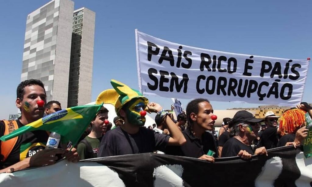 O povo cansou de democracia. Queremos de volta a corrupção.